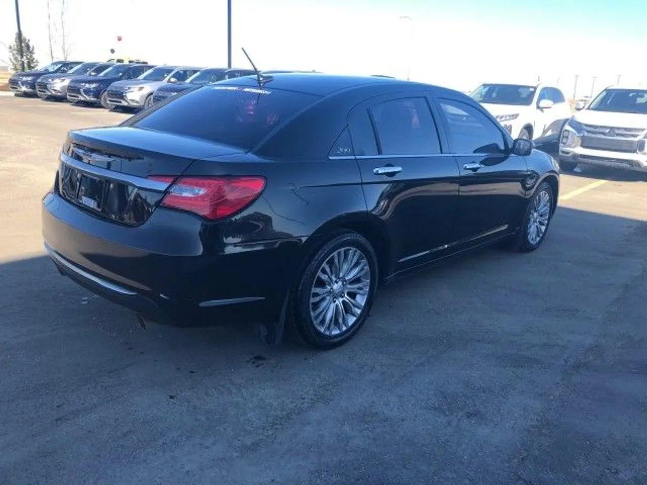 2011 Chrysler 200 Limited-4