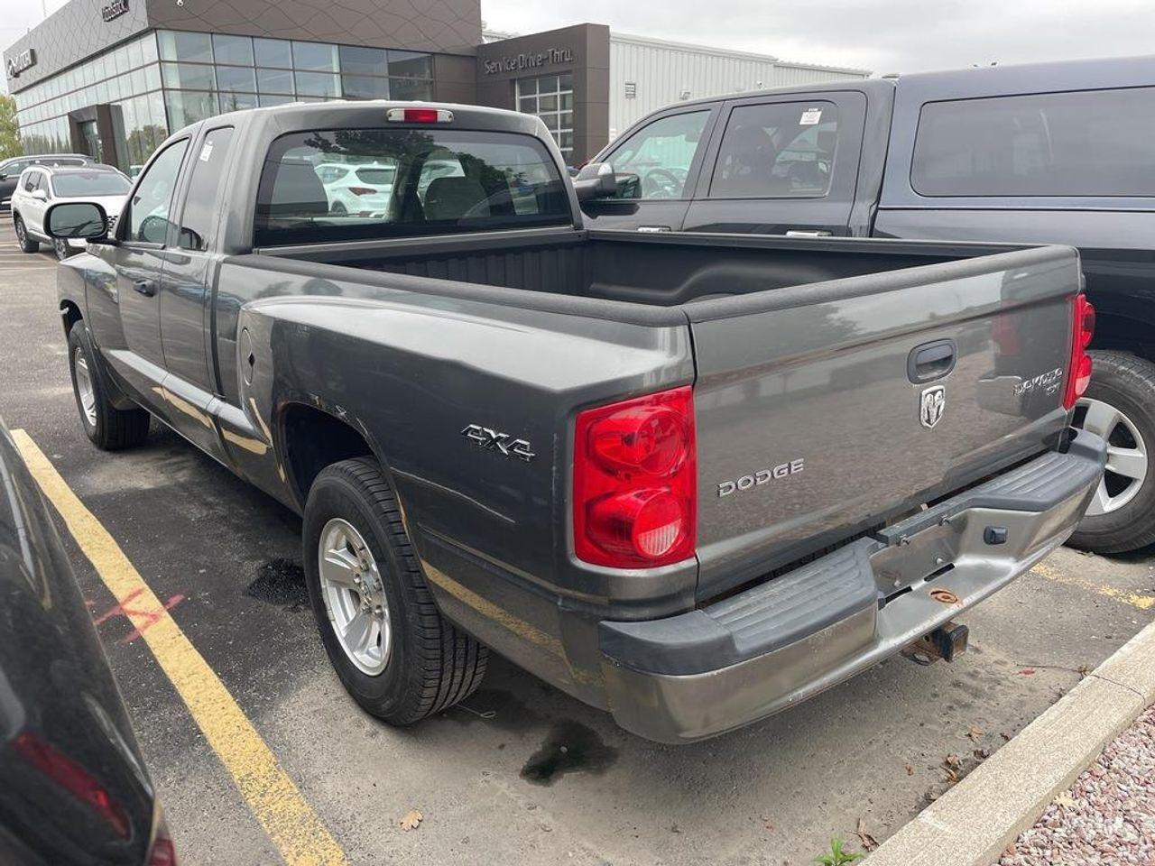 2011 Dodge Dakota LoneStar-2
