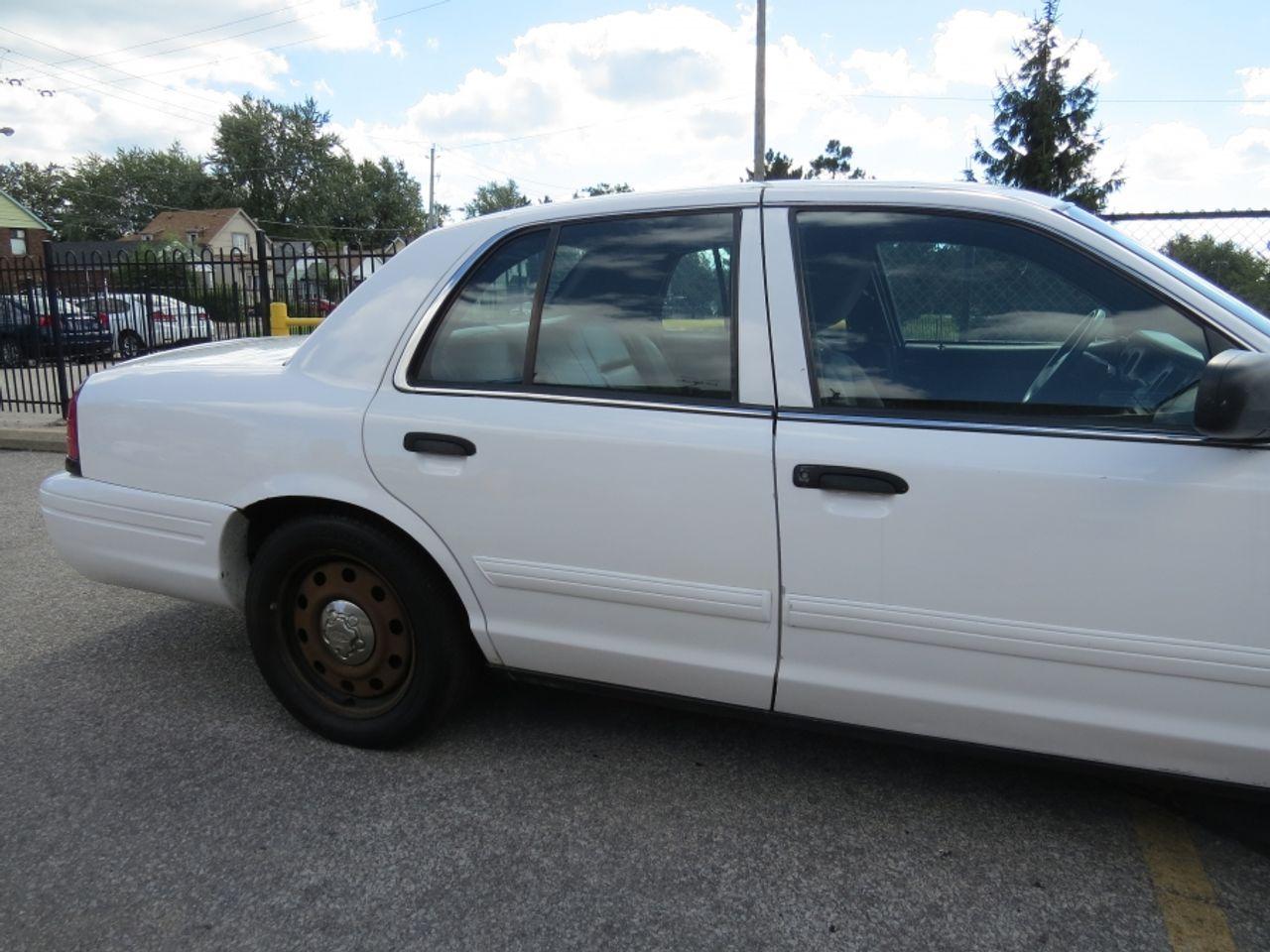2011 Ford Crown Victoria -3