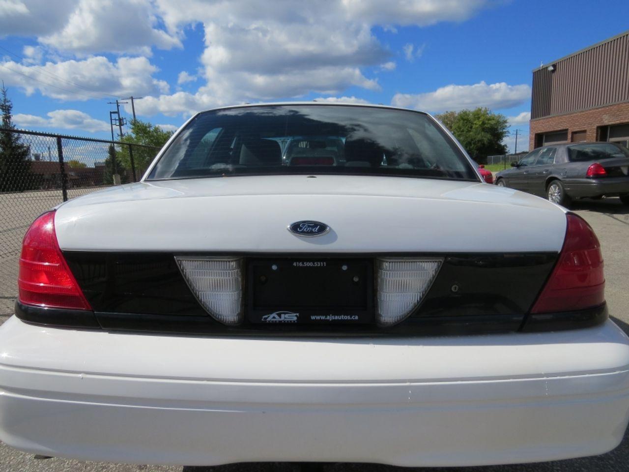 2011 Ford Crown Victoria -4