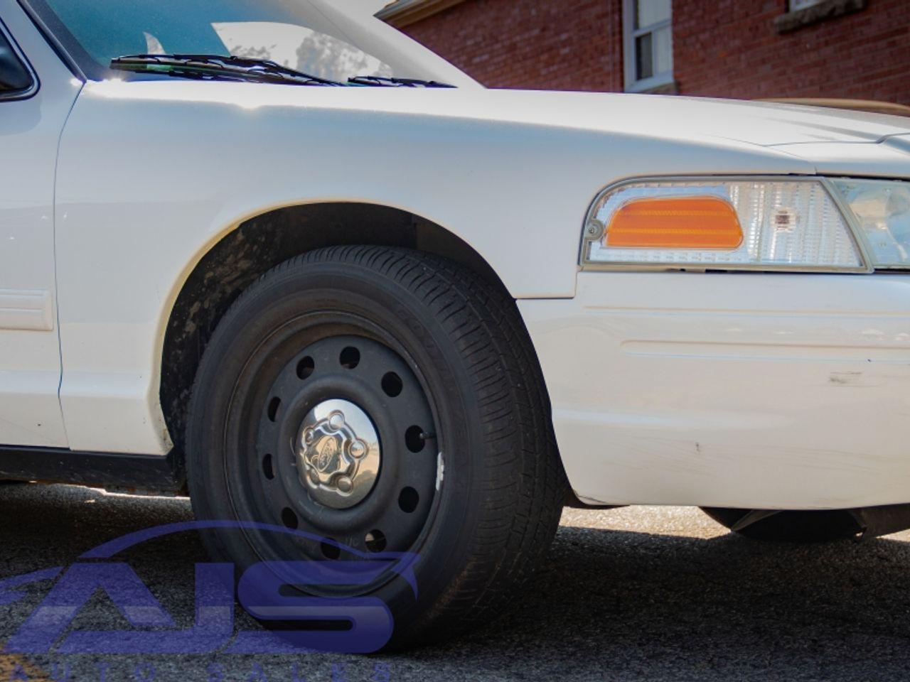 2011 Ford Crown Victoria -3