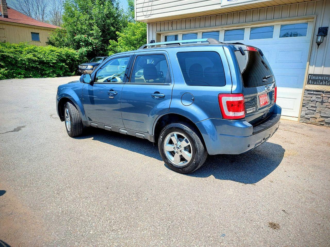 2011 Ford Escape Limited-2