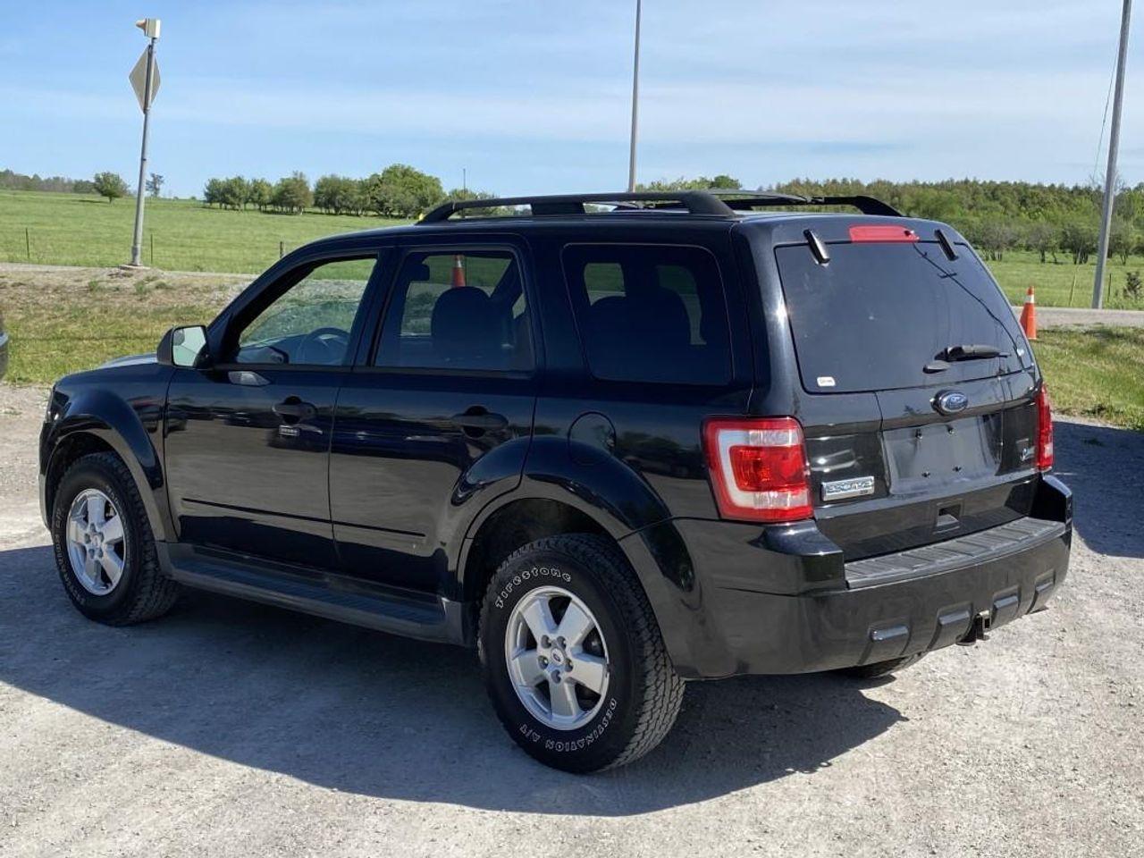 2011 Ford Escape V6 XLT-4