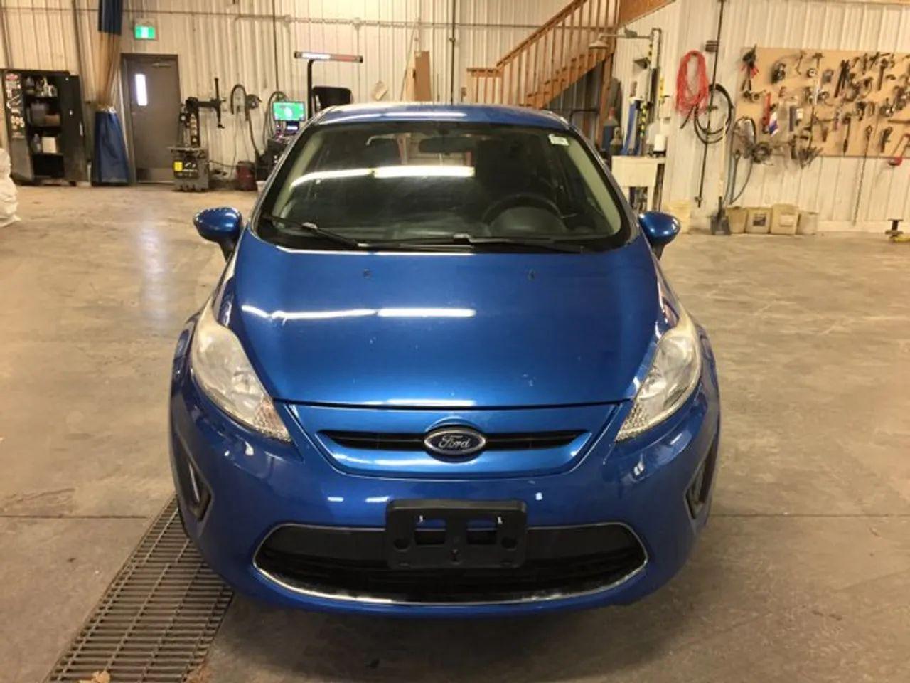 2011 Ford Fiesta SE-4