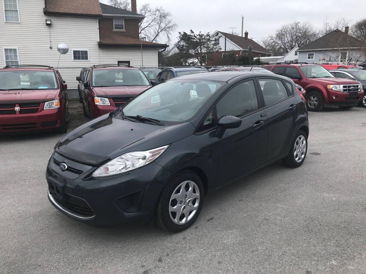 2011 Ford Fiesta SE-0