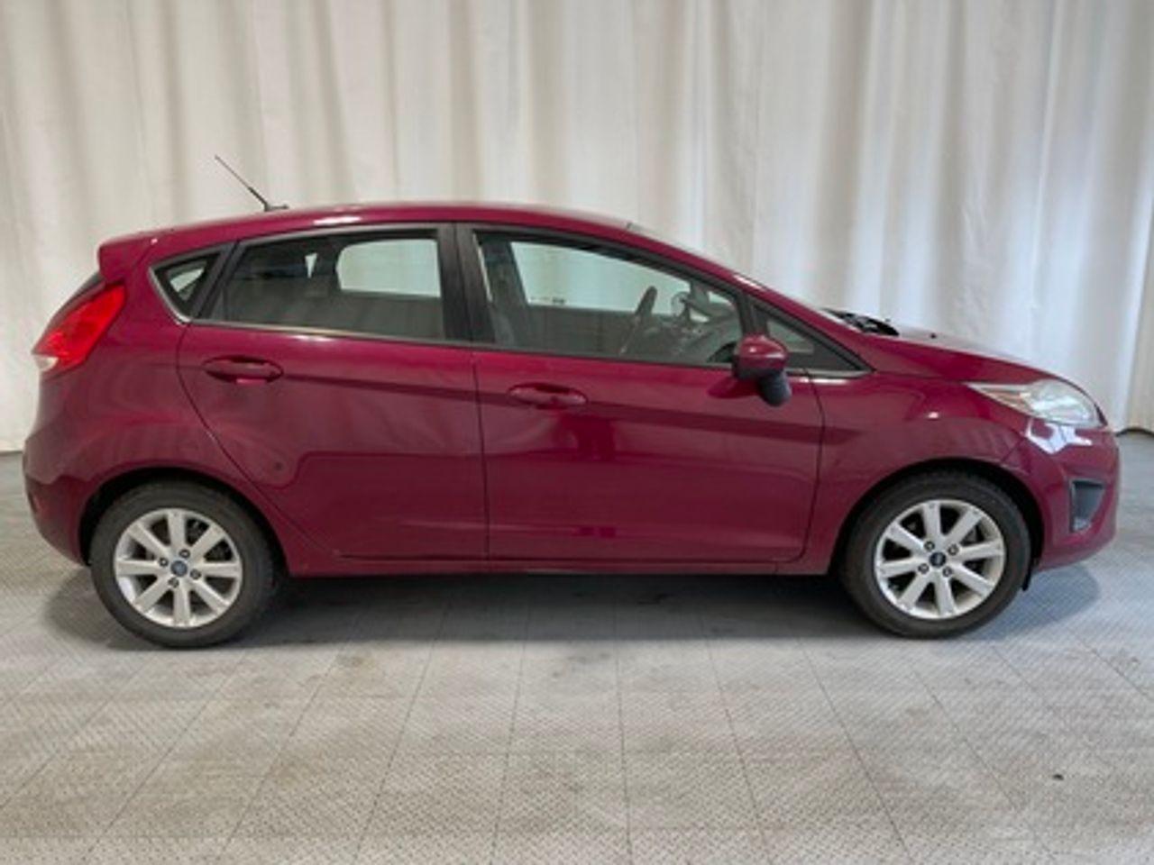 2011 Ford Fiesta SE-2