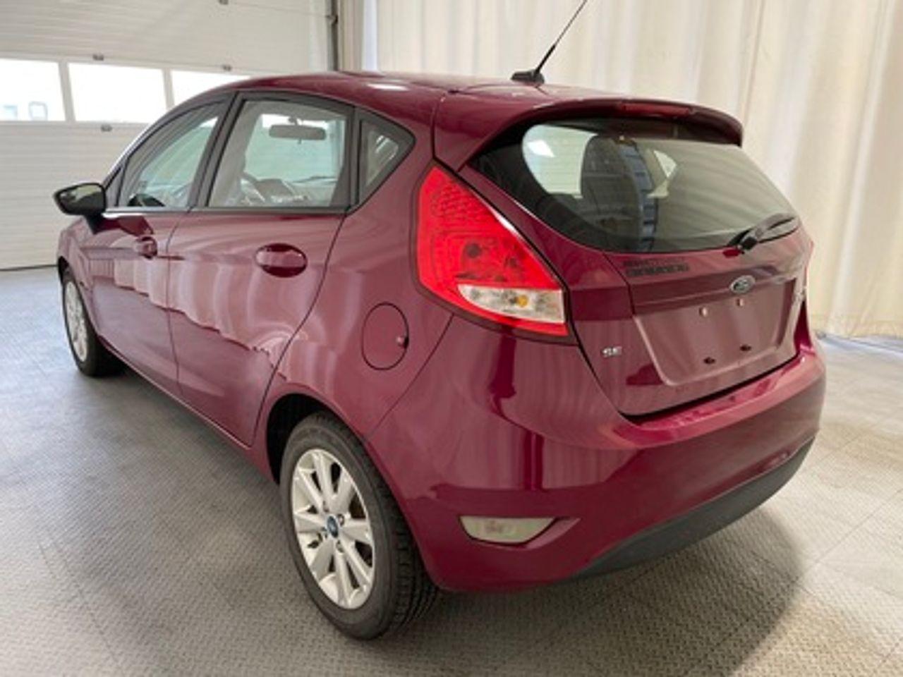 2011 Ford Fiesta SE-4