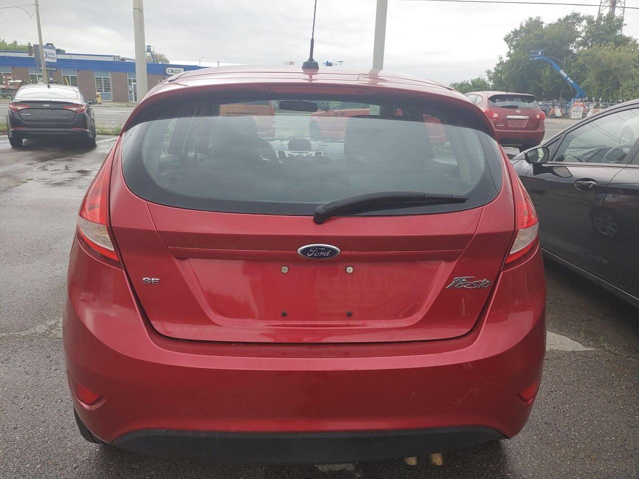 2011 Ford Fiesta SE-2