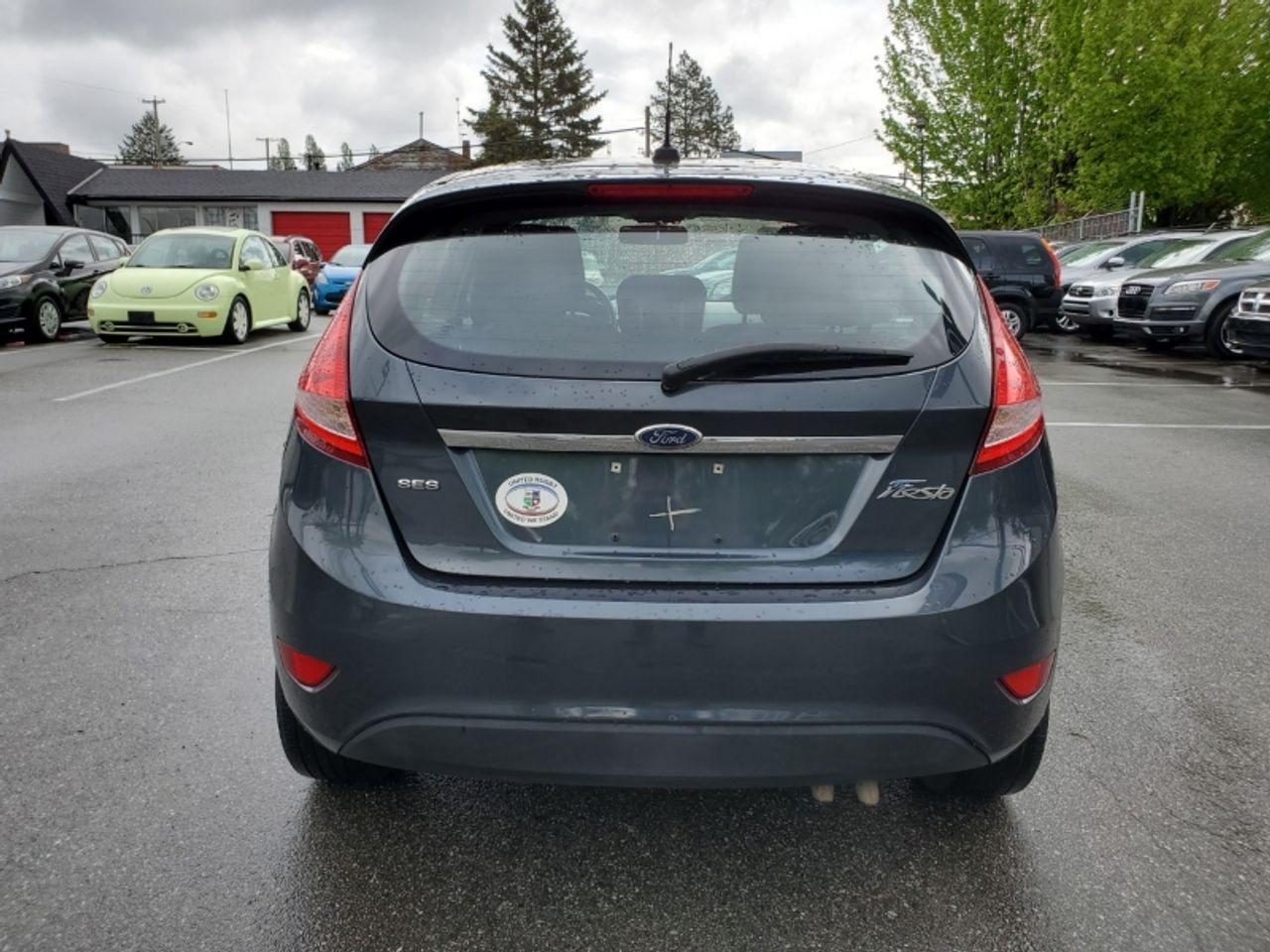2011 Ford Fiesta SES-4