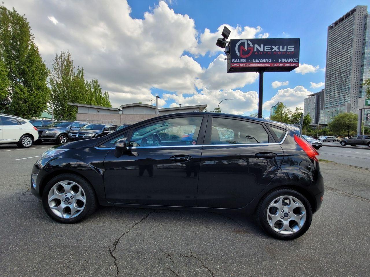 2011 Ford Fiesta SES-2