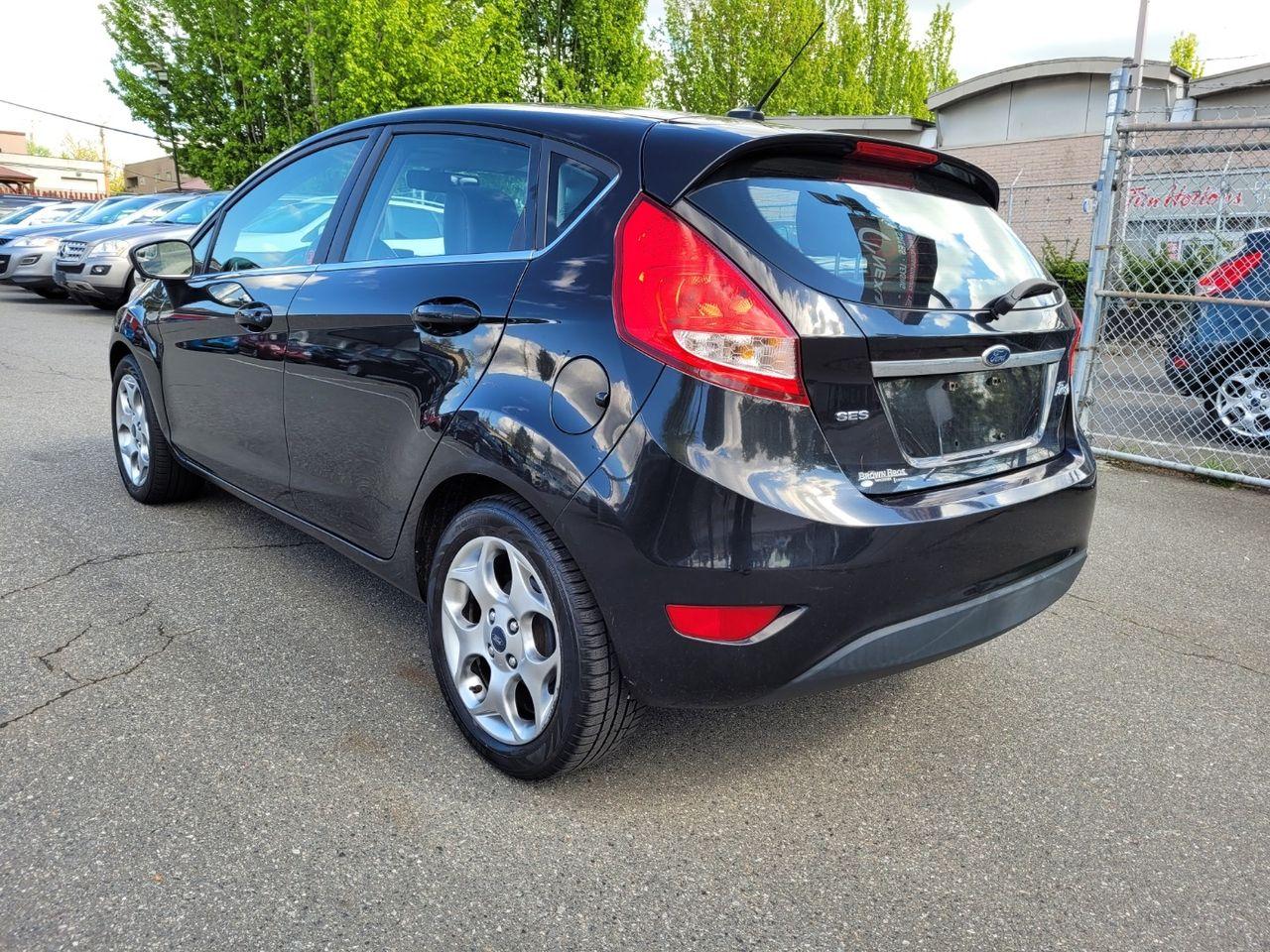 2011 Ford Fiesta SES-3