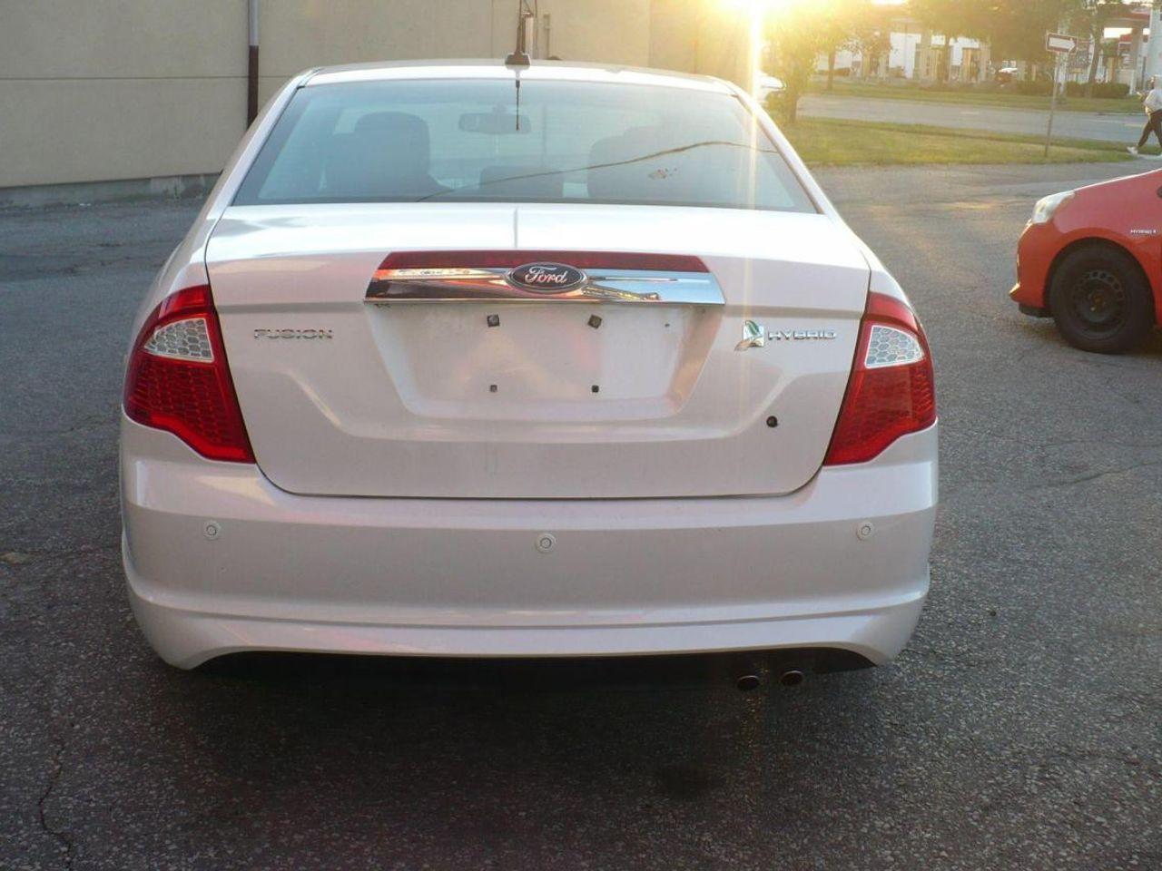 2011 Ford Fusion Hybrid -3