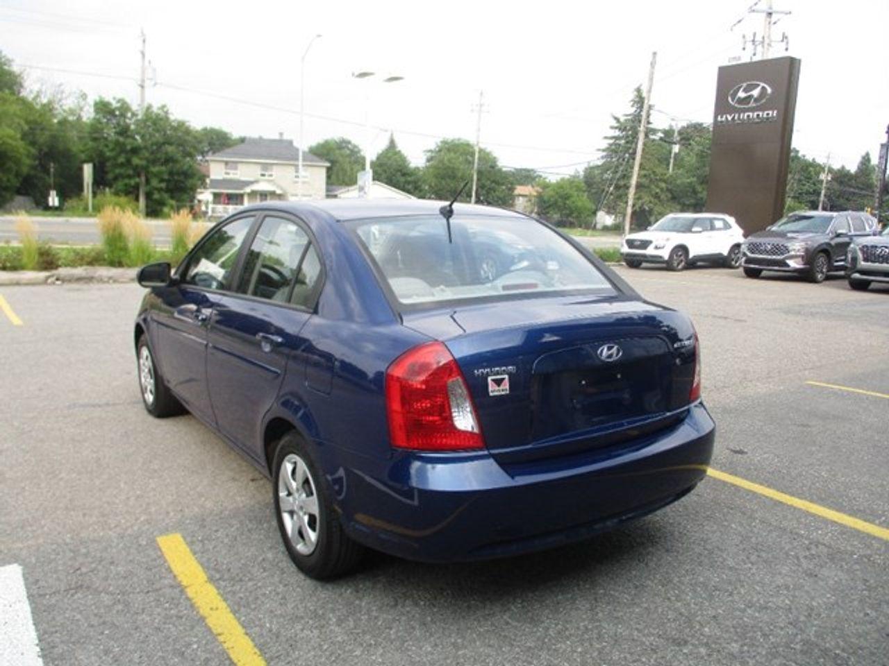 2011 Hyundai Accent GL-4