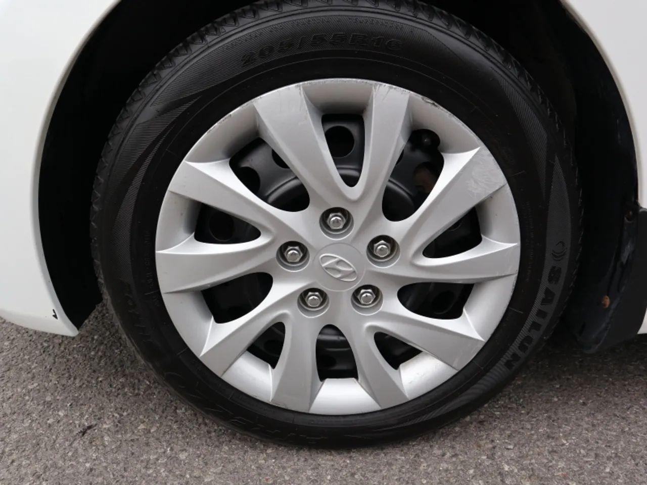 2011 Hyundai Elantra GL-4