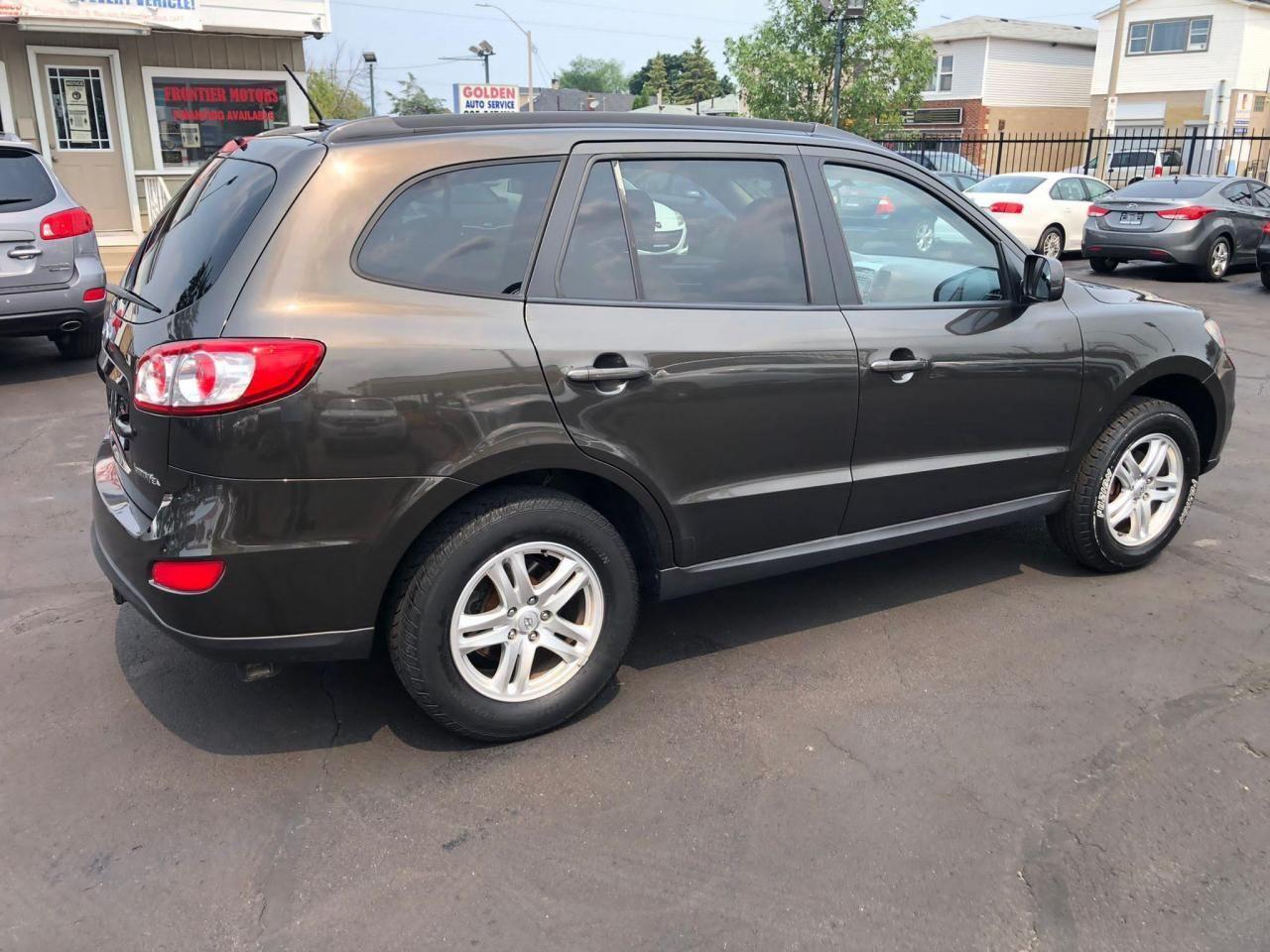 2011 Hyundai Santa Fe GL-3