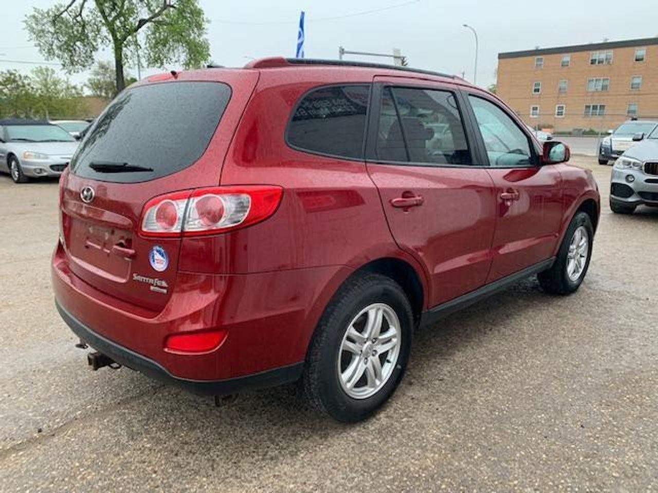 2011 Hyundai Santa Fe GL-3