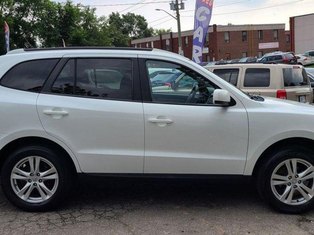 2011 Hyundai Santa Fe GL-2
