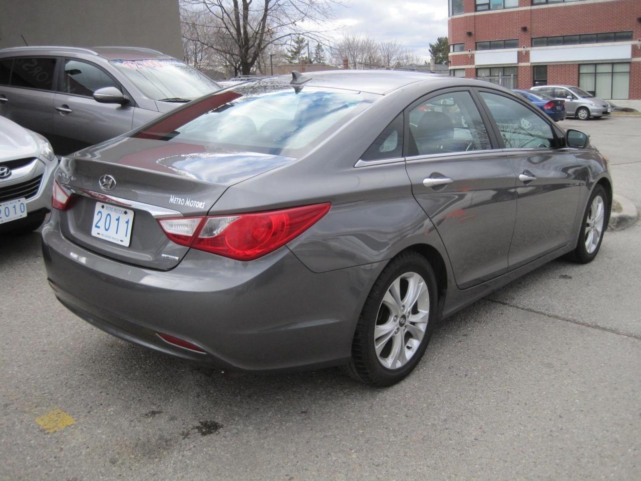 2011 Hyundai Sonata Limited-4