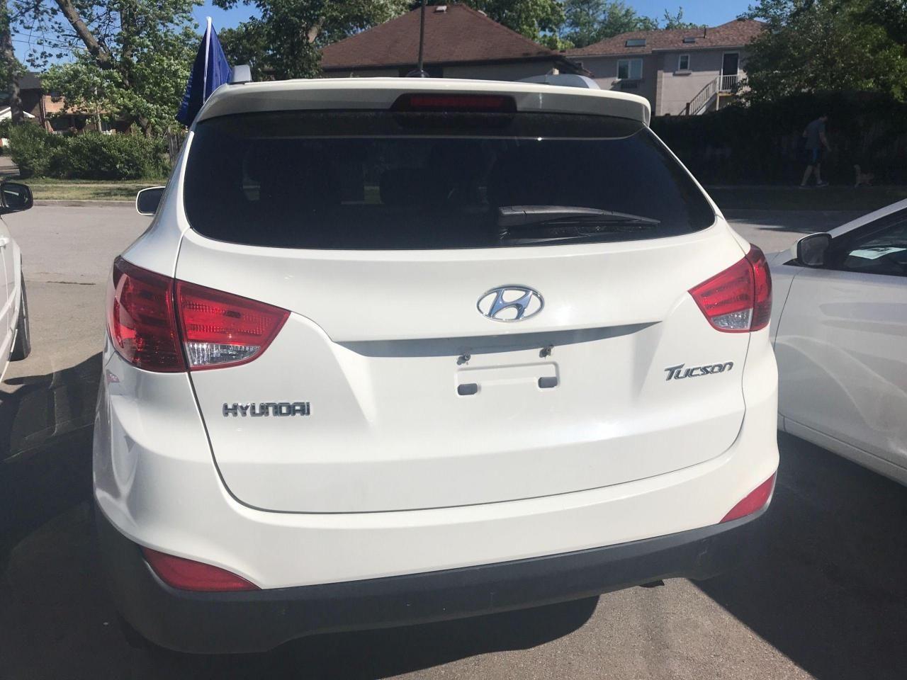 2011 Hyundai Tucson GLS-2