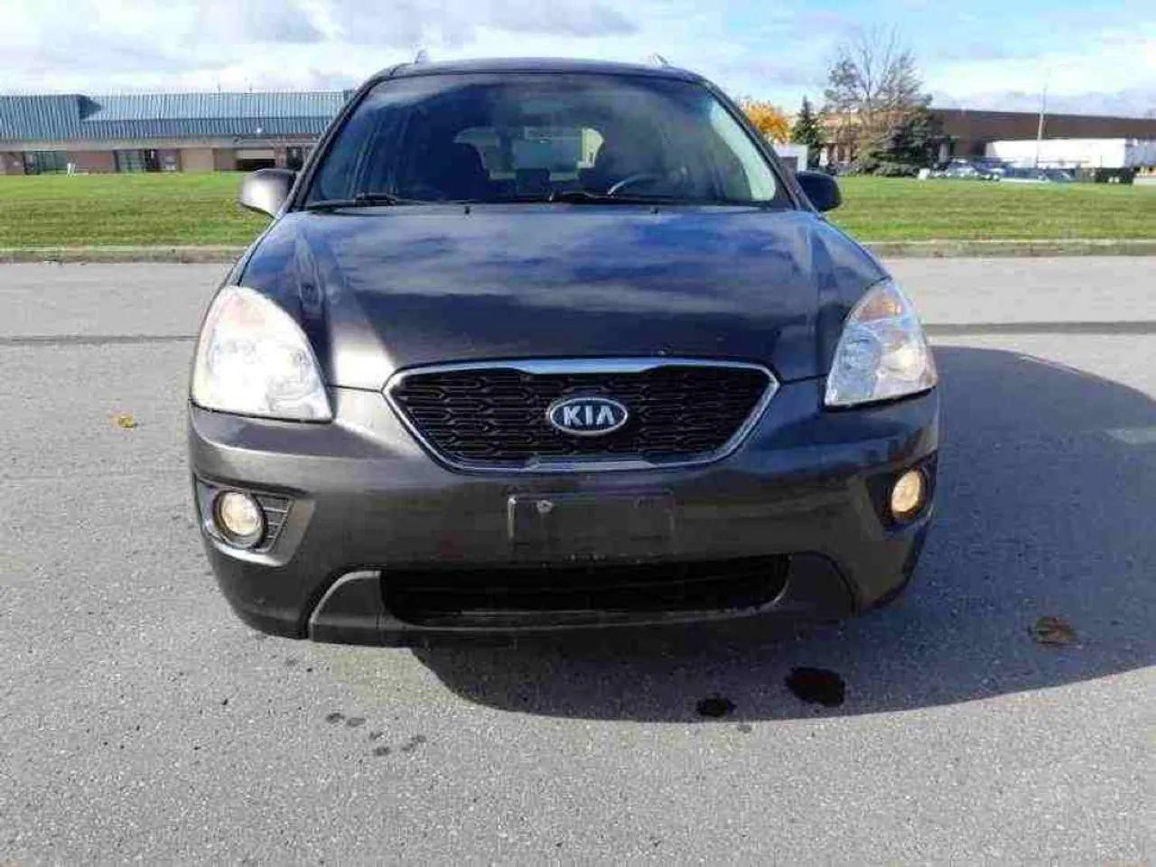 2011 Kia Rondo LX V6-2