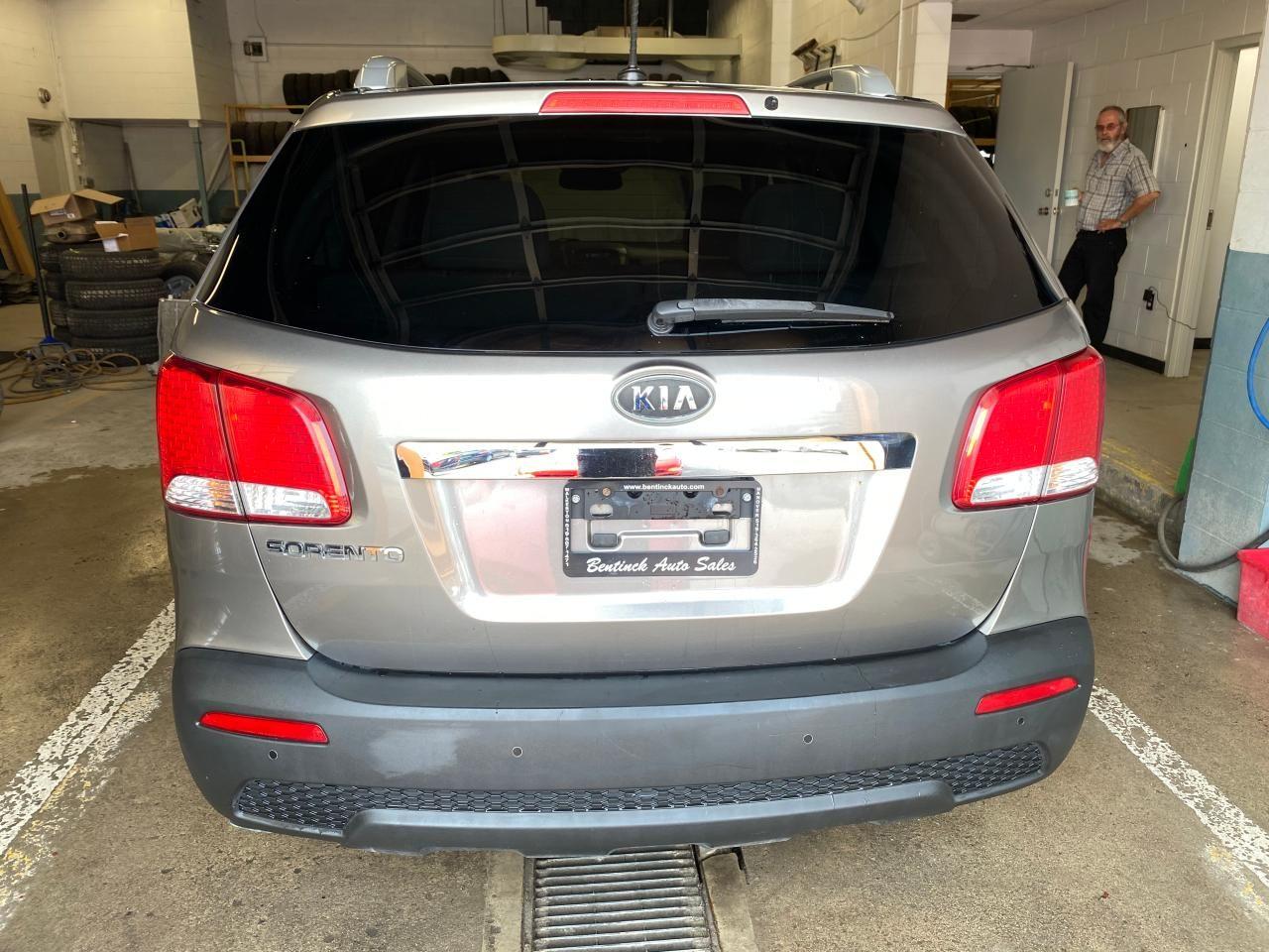 2011 Kia Sorento LX-3