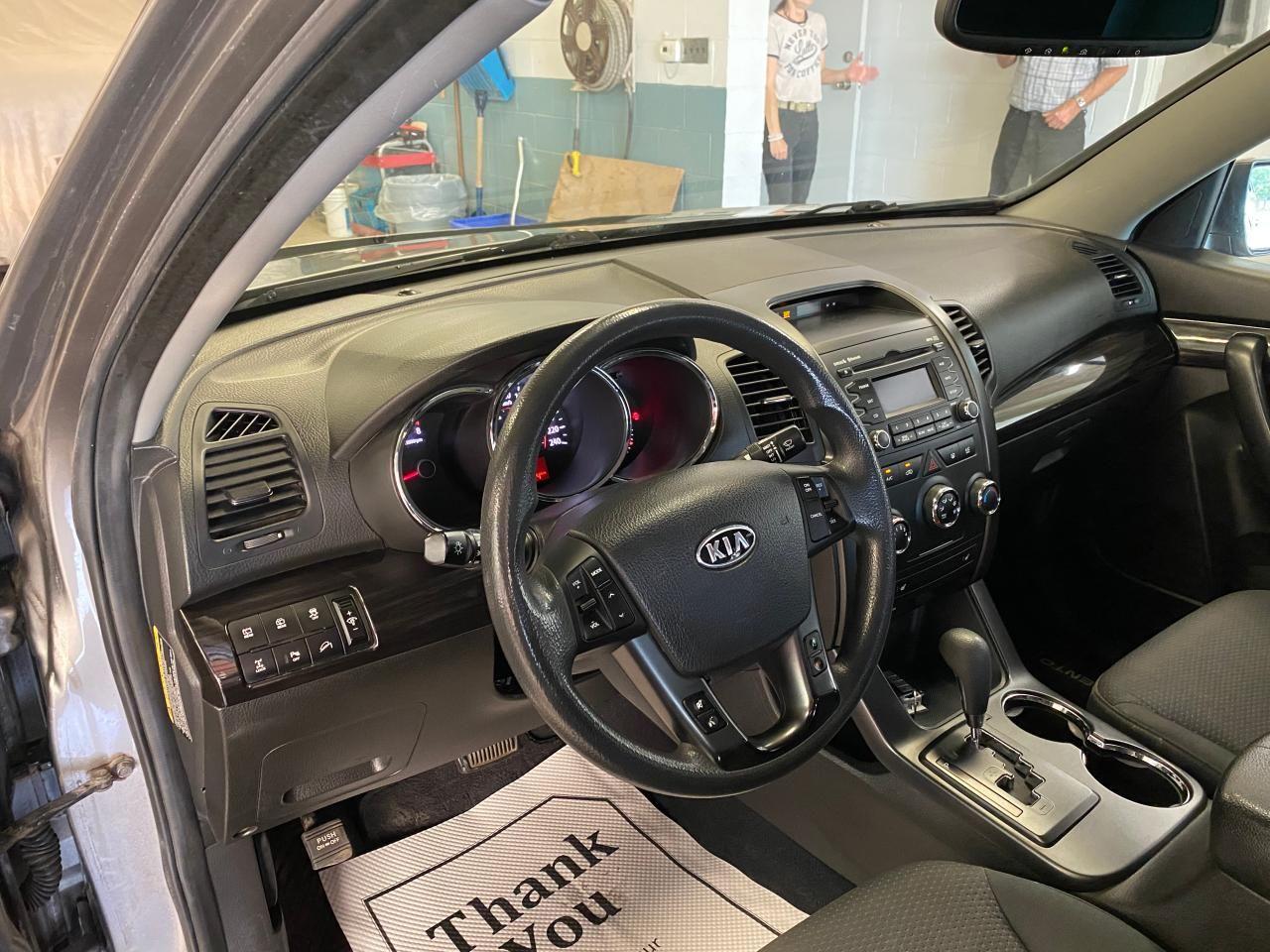 2011 Kia Sorento LX-4