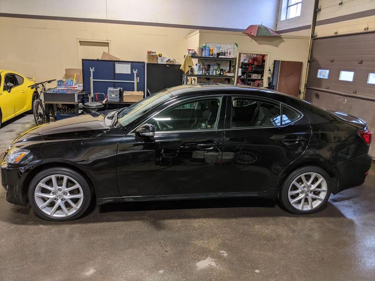 2011 Lexus IS Premium-4
