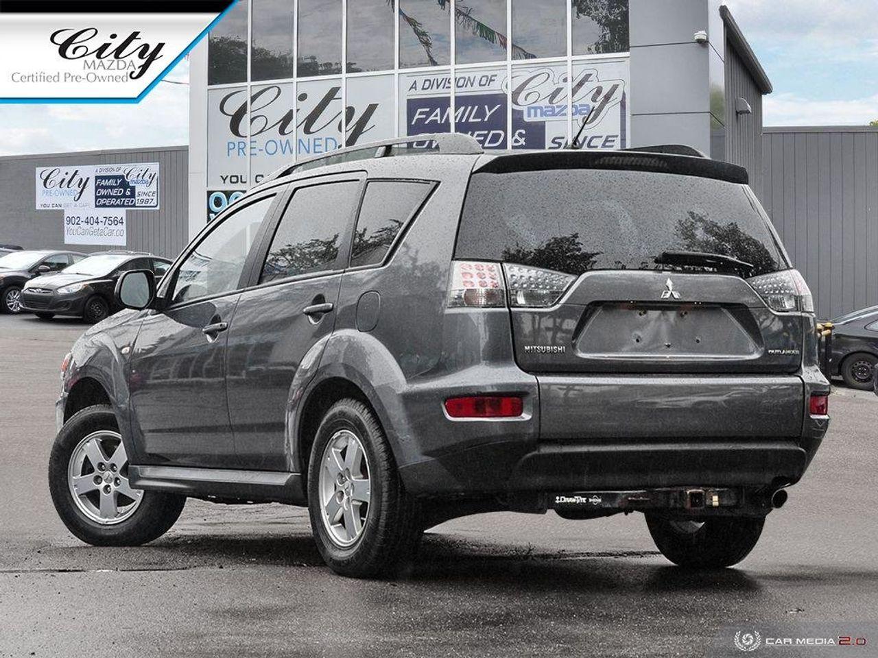 2011 Mitsubishi Outlander ES-4