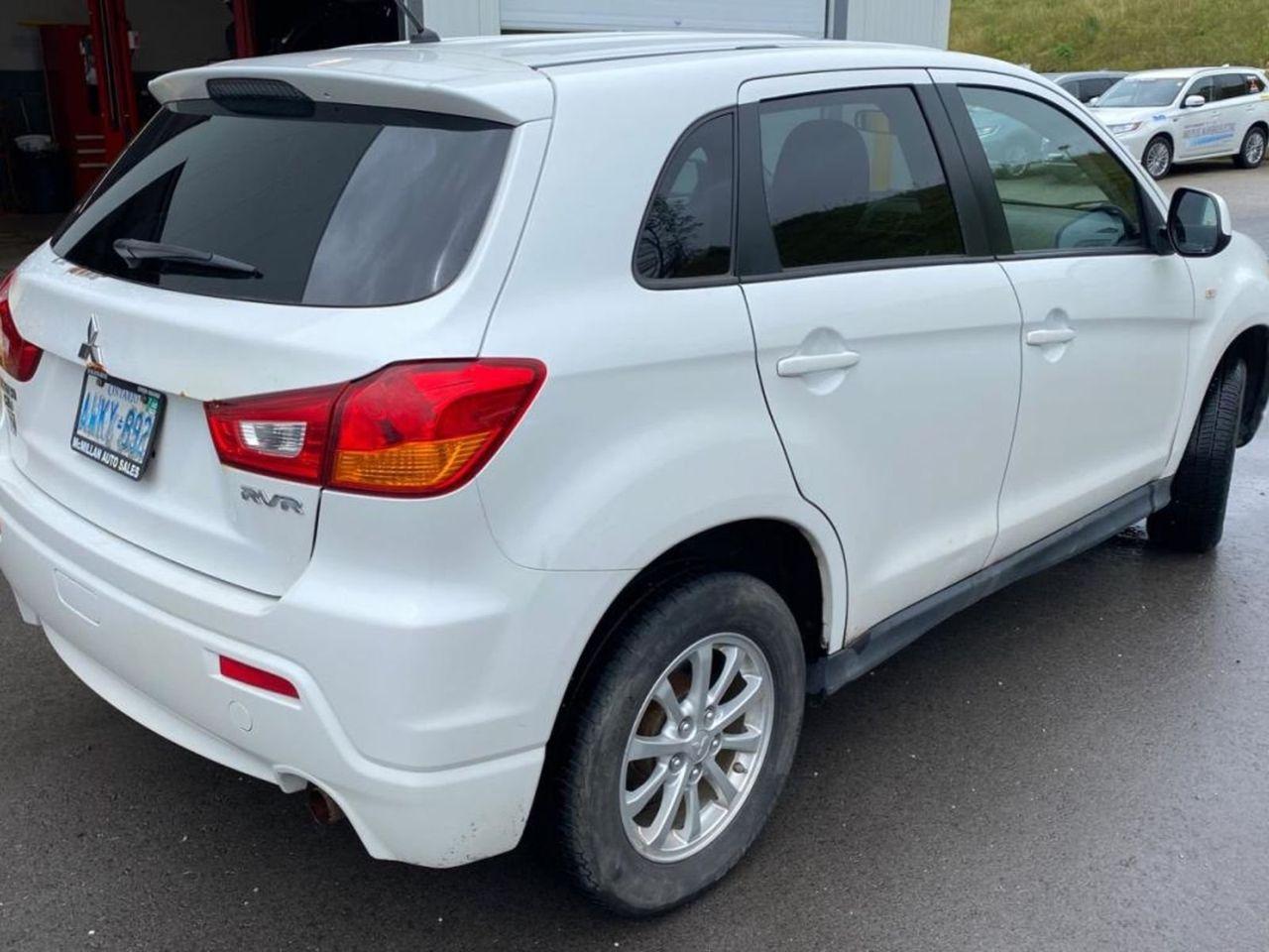 2011 Mitsubishi RVR SE-1