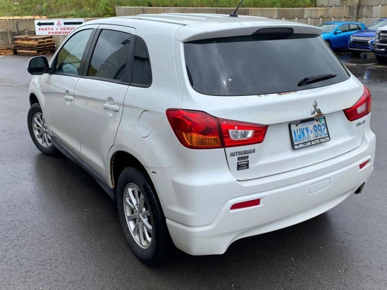 2011 Mitsubishi RVR SE-3