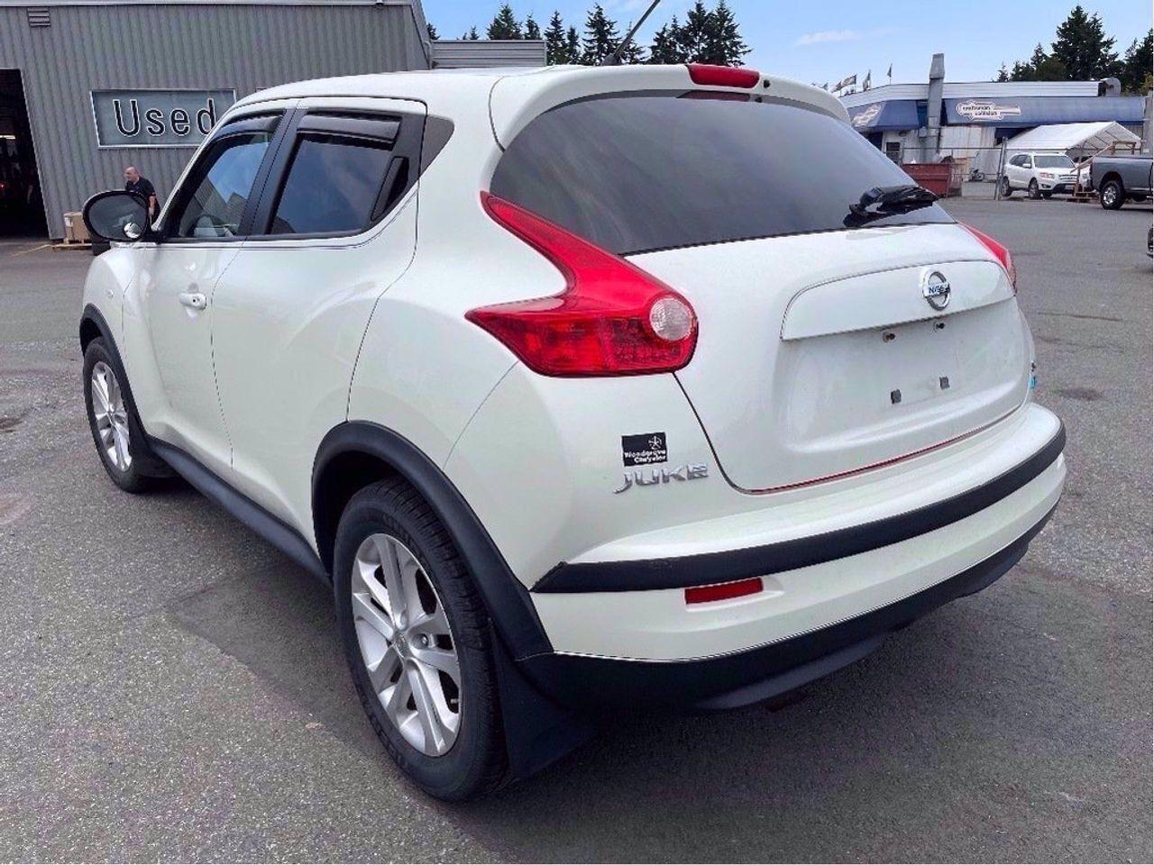 2011 Nissan Juke S-1