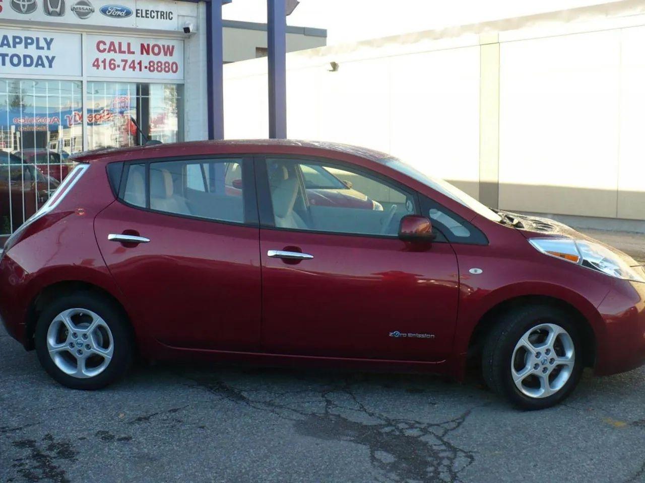 2011 Nissan LEAF SL-1
