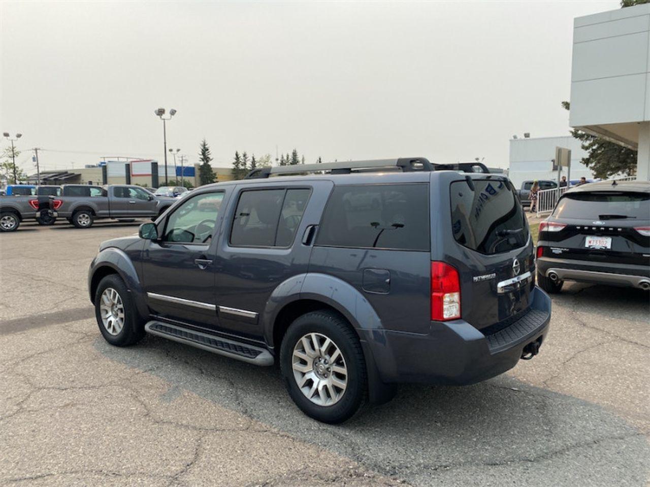 2011 Nissan Pathfinder S-2