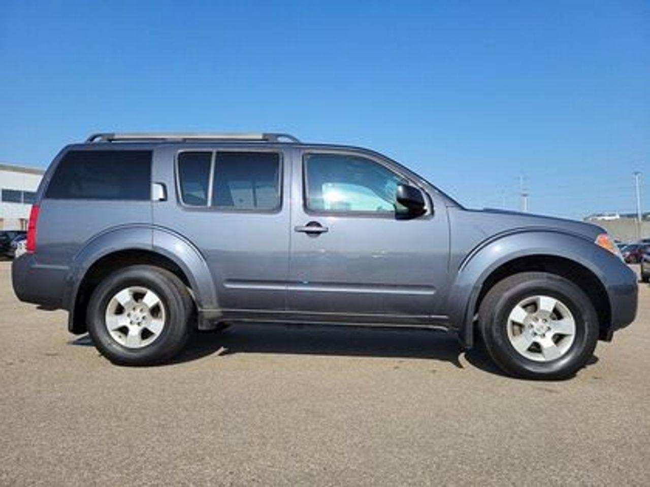 2011 Nissan Pathfinder S-3