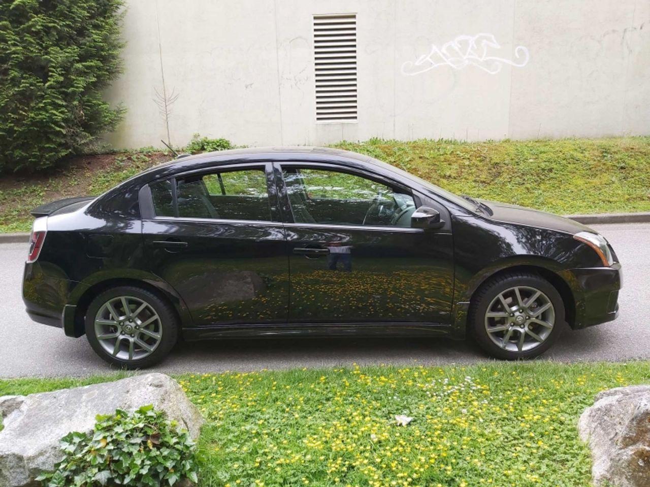 2011 Nissan Sentra SE-R-1