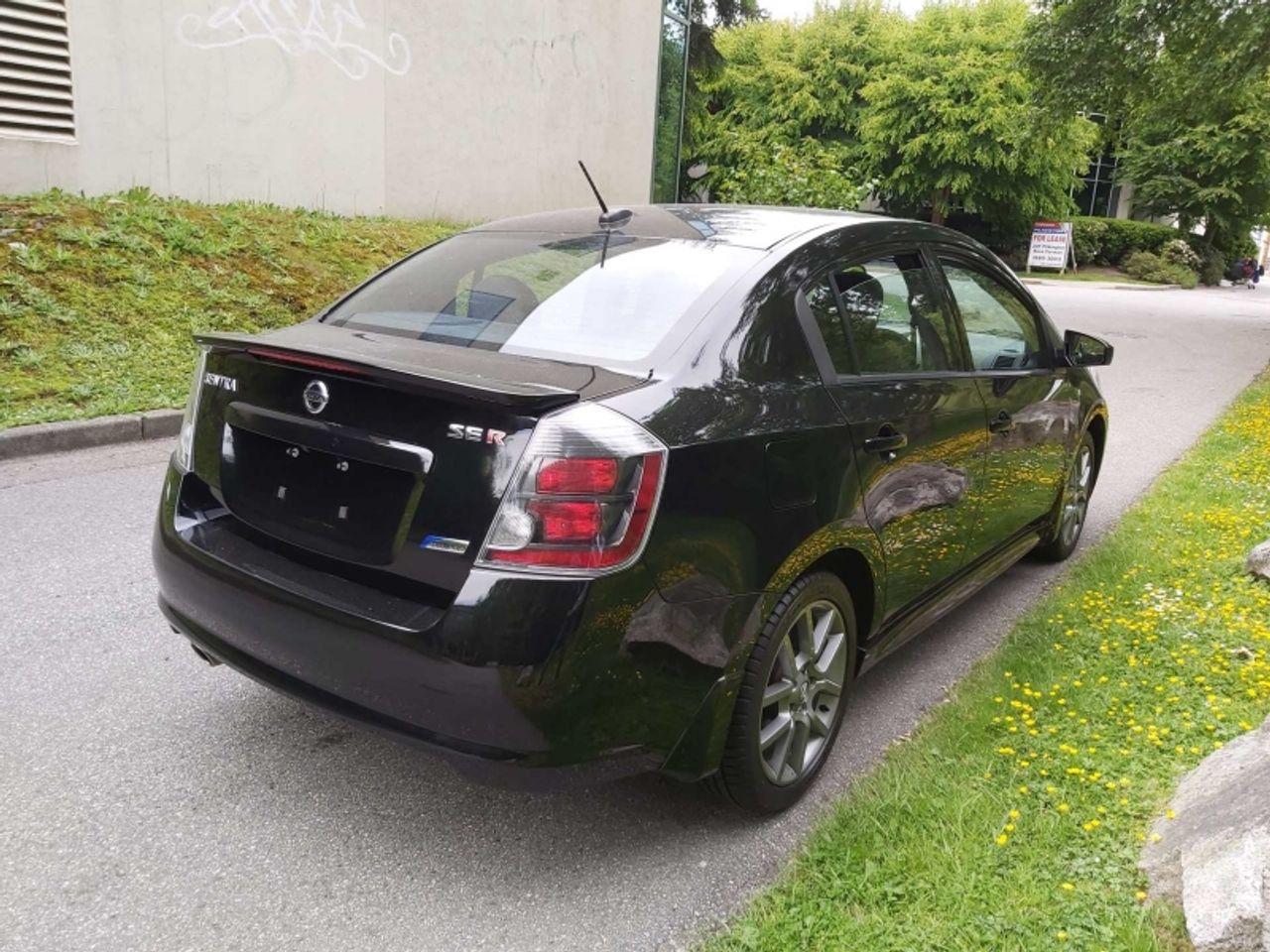 2011 Nissan Sentra SE-R-4