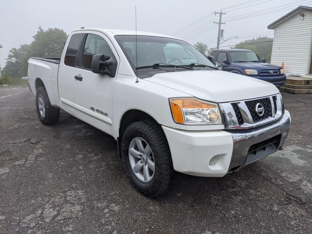 2011 Nissan Titan S-1