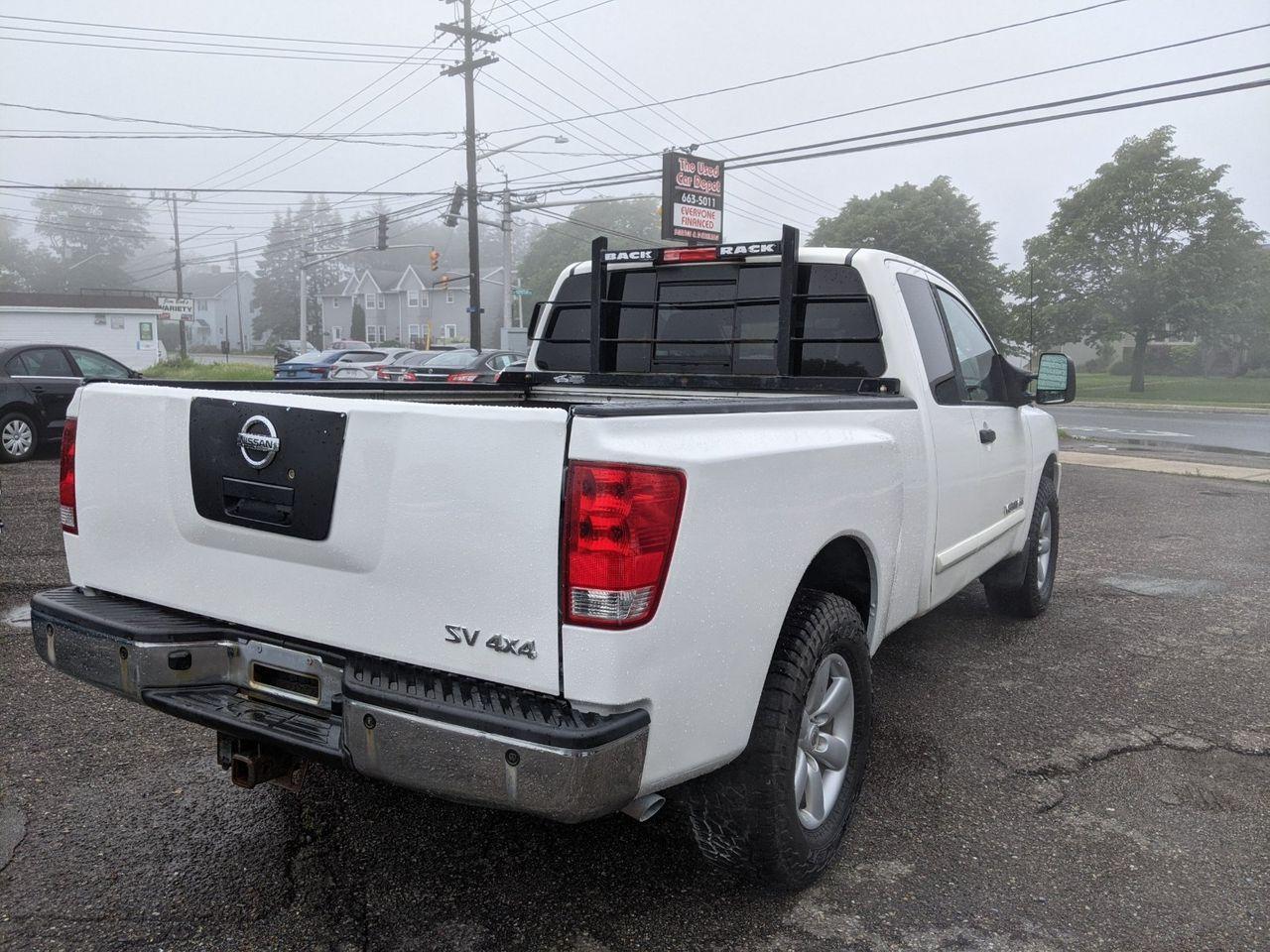 2011 Nissan Titan S-2