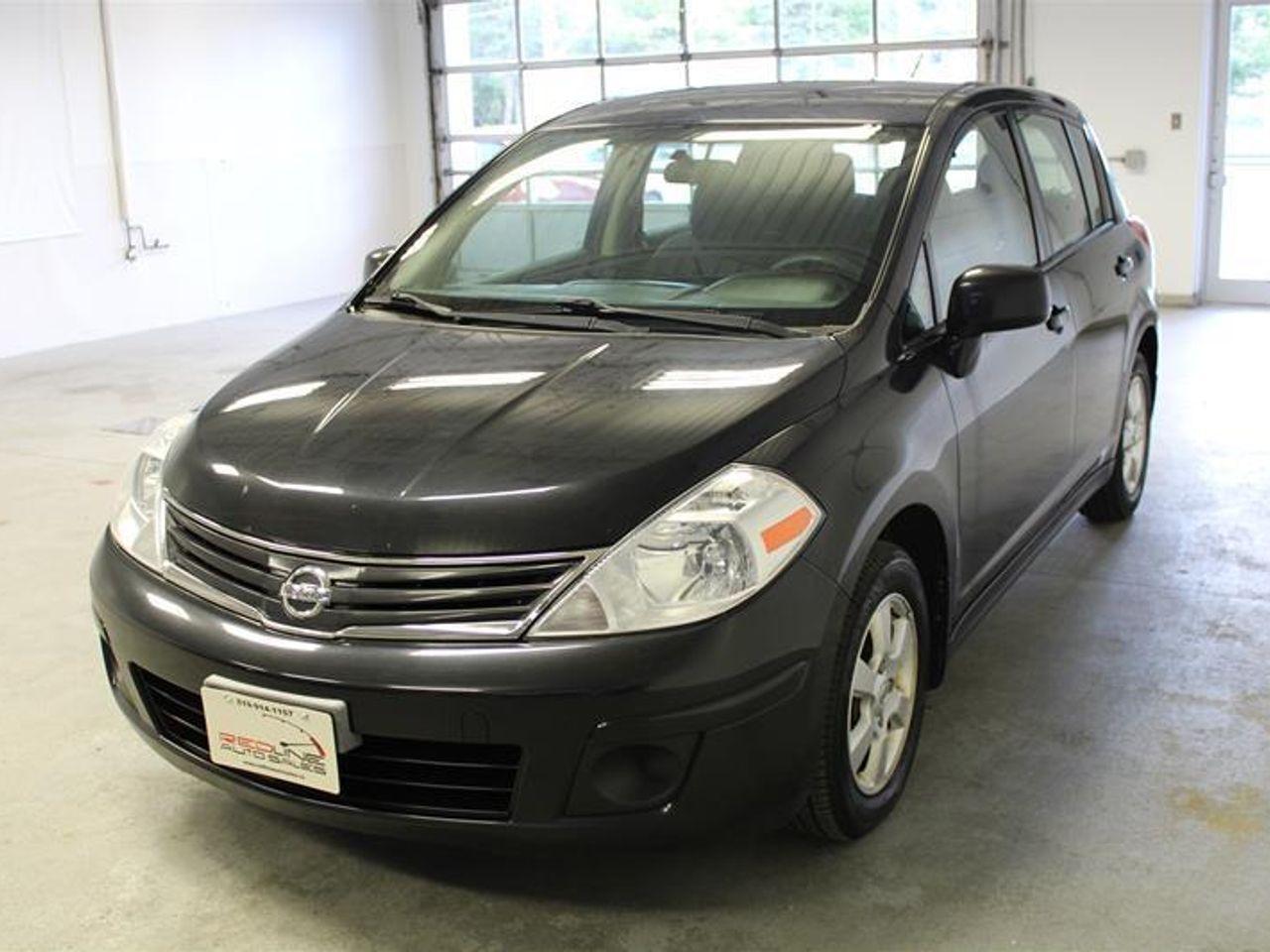 2011 Nissan Versa 1.8 S-3