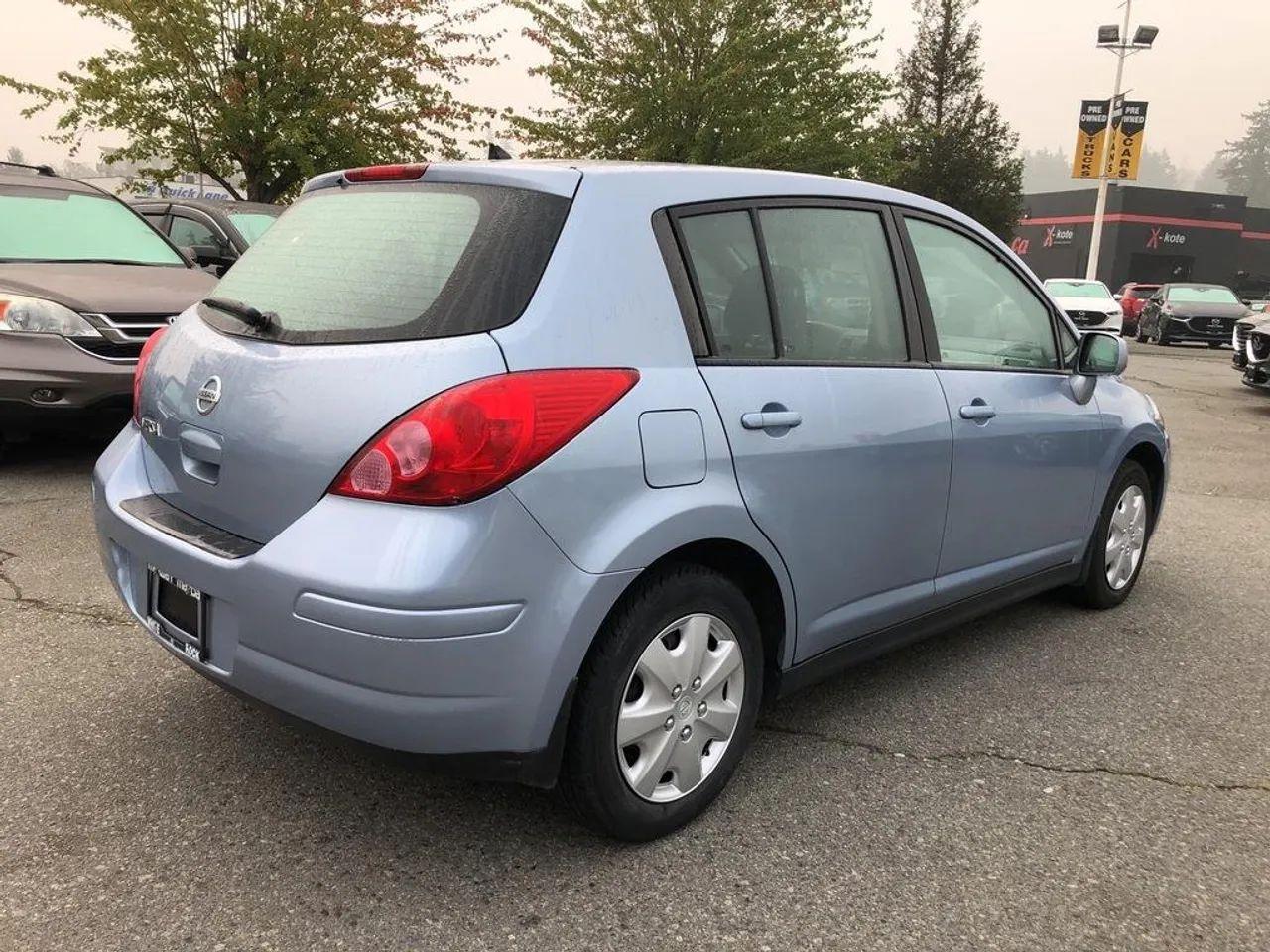 2011 Nissan Versa 1.8 S-2