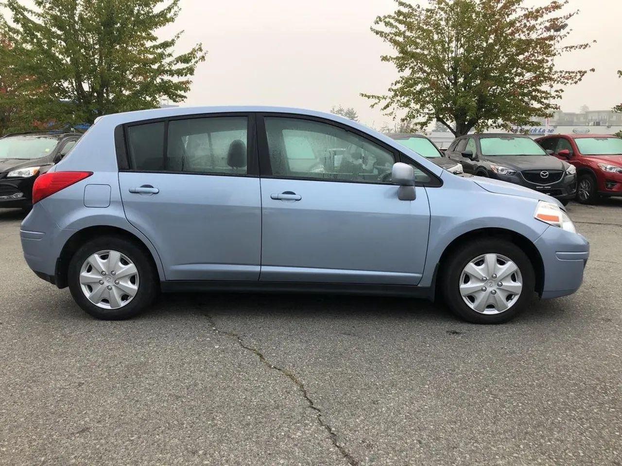 2011 Nissan Versa 1.8 S-3