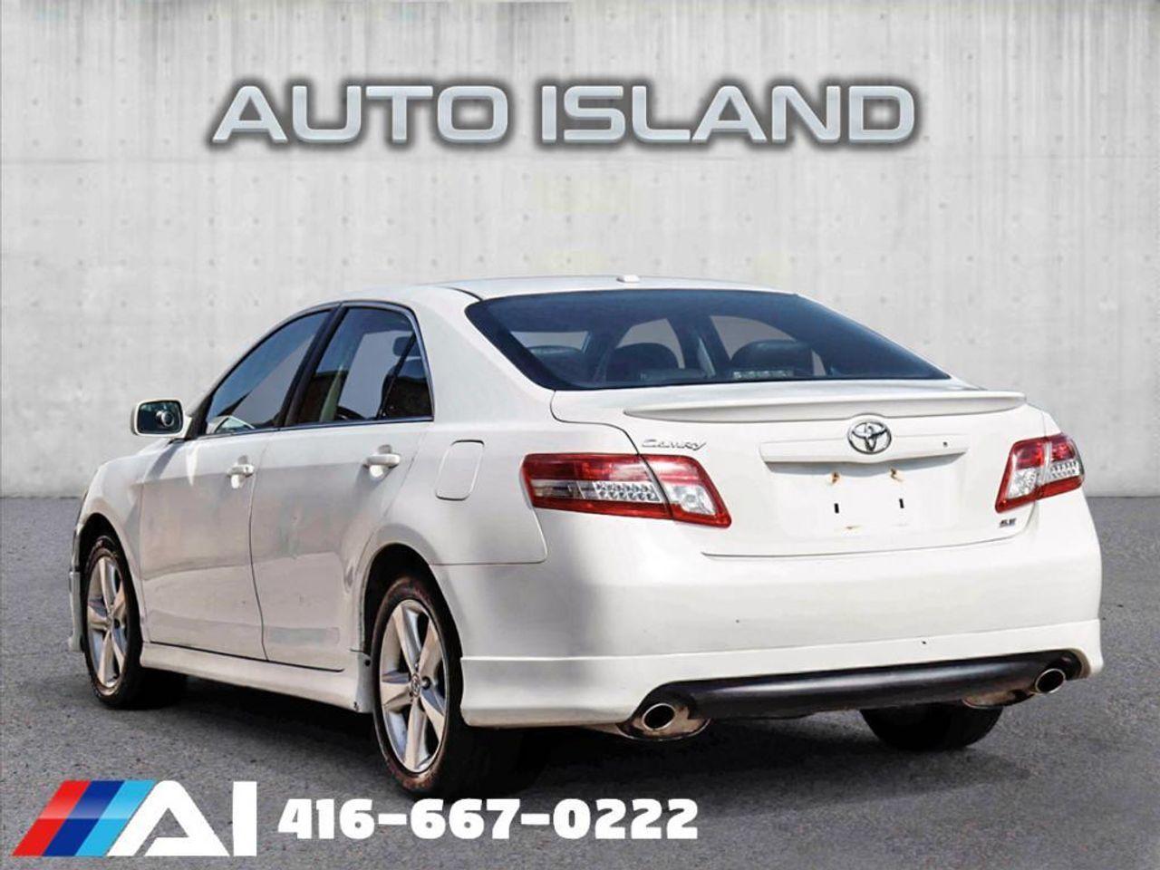 2011 Toyota Camry SE-4