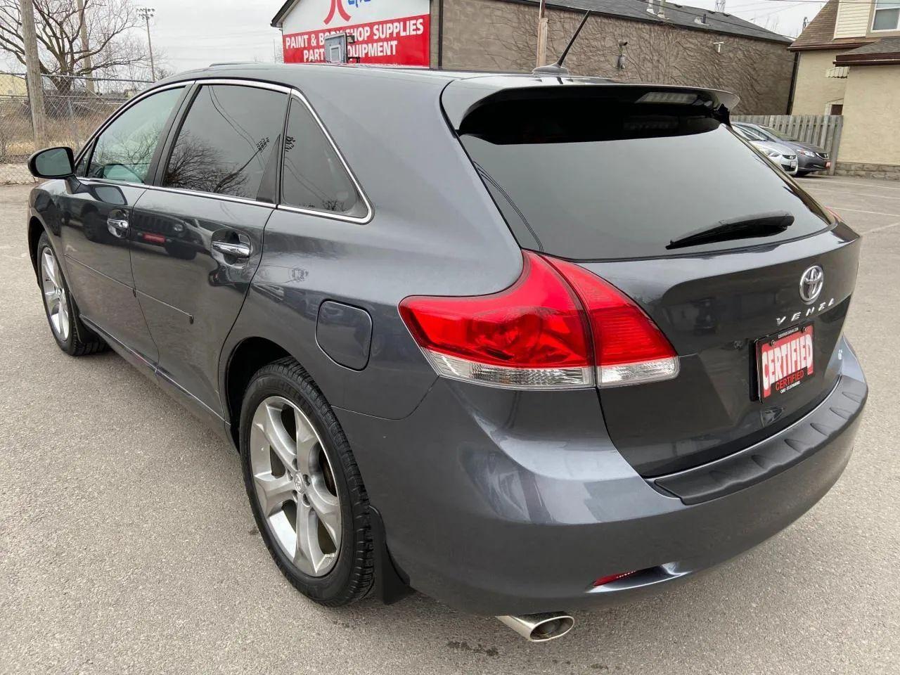 2011 Toyota Venza Touring-4