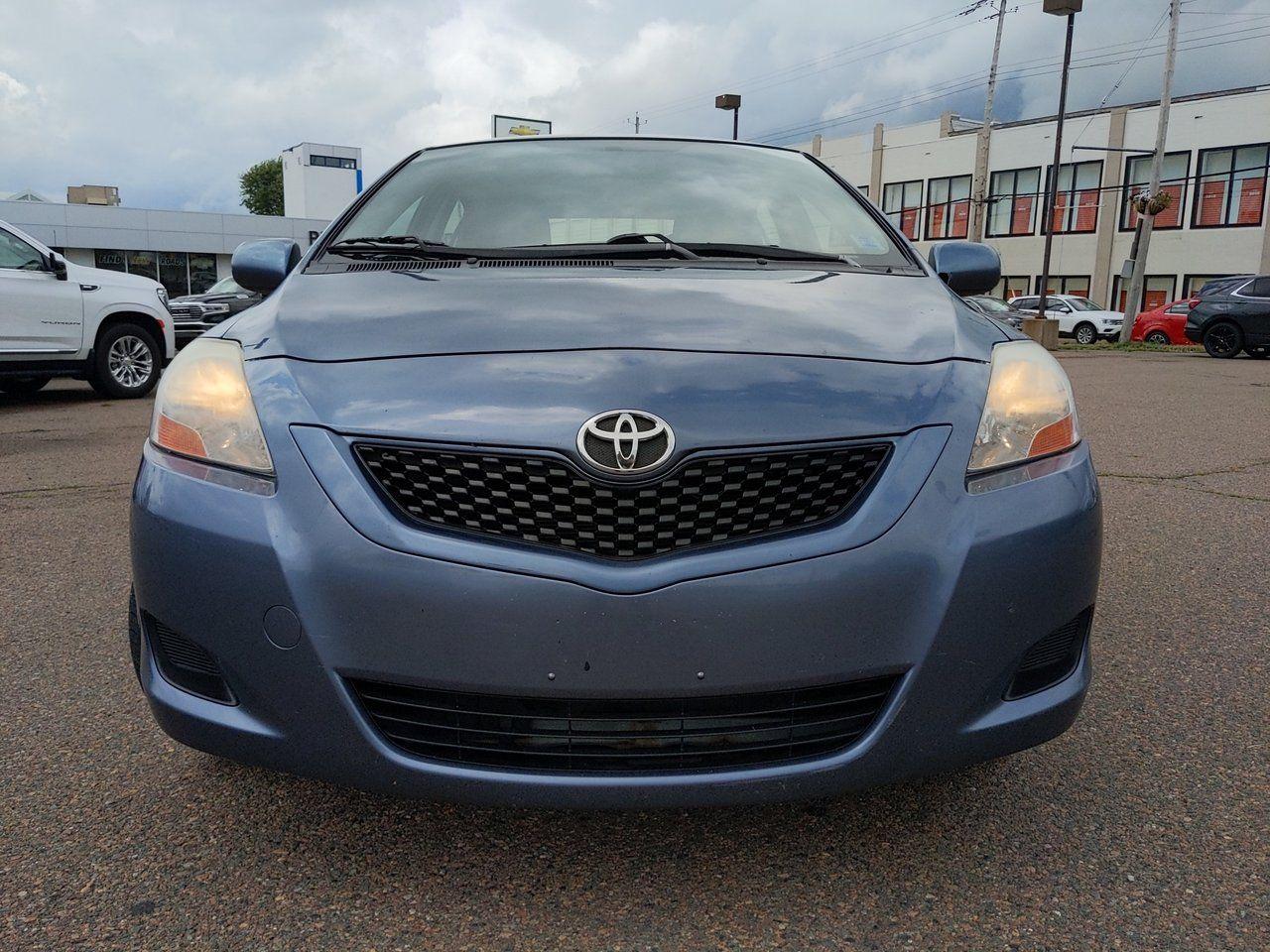2011 Toyota Yaris Base-3
