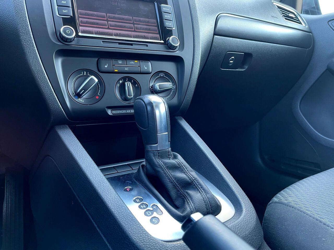 2011 Volkswagen Jetta -4