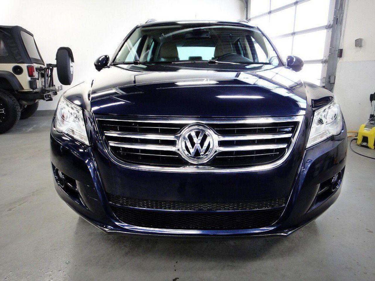 2011 Volkswagen Tiguan -1