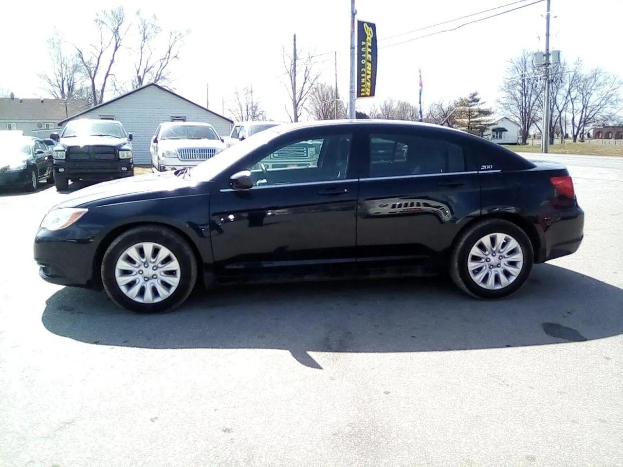 2012 Chrysler 200 LX-1