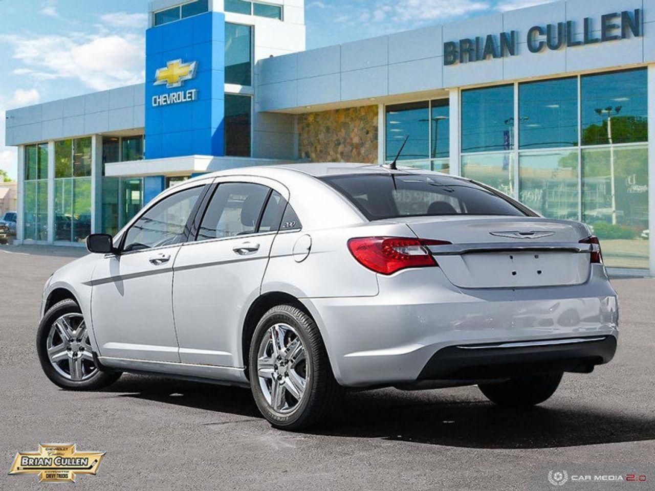2012 Chrysler 200 LX-4