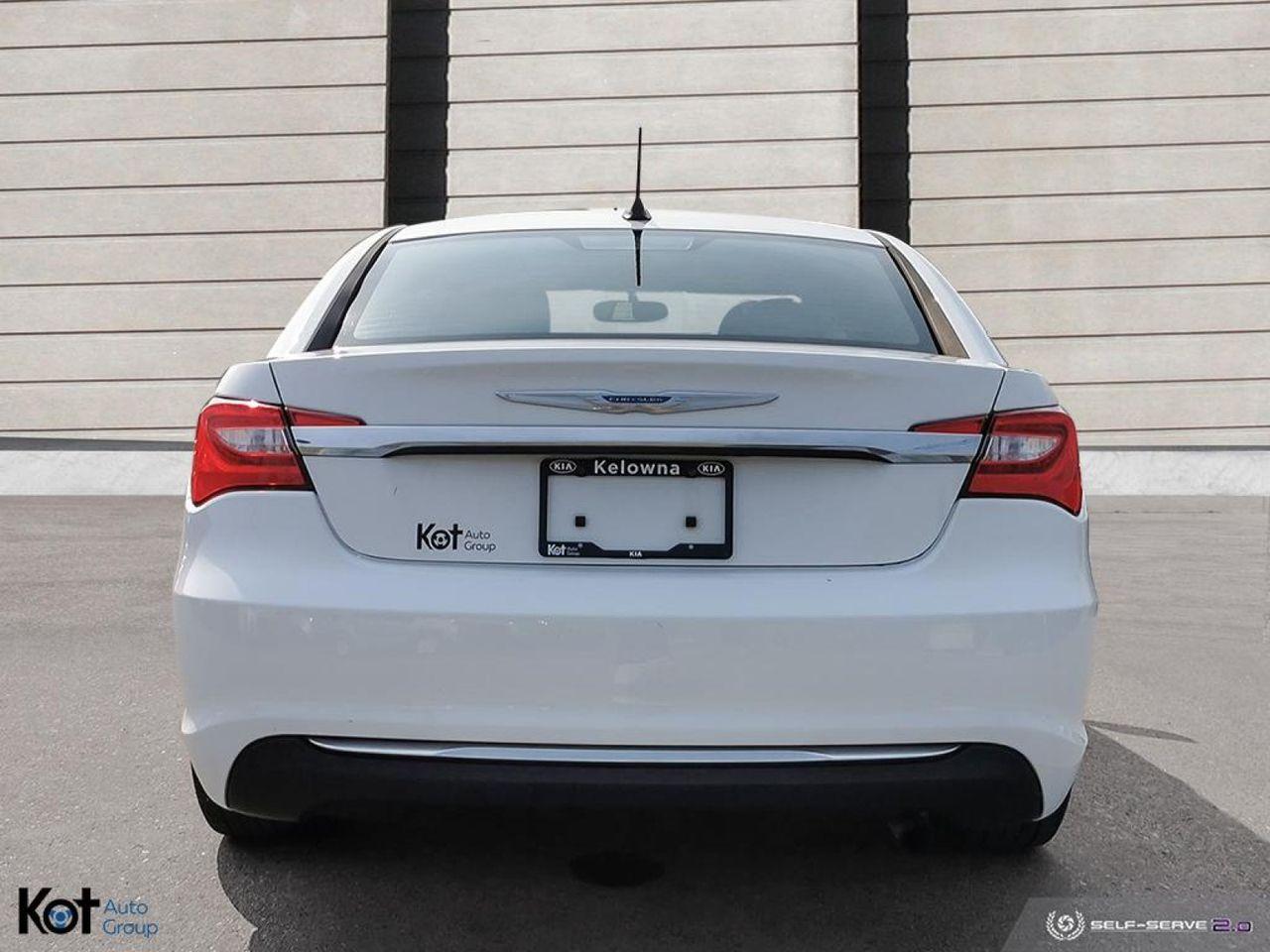 2012 Chrysler 200 LX-4