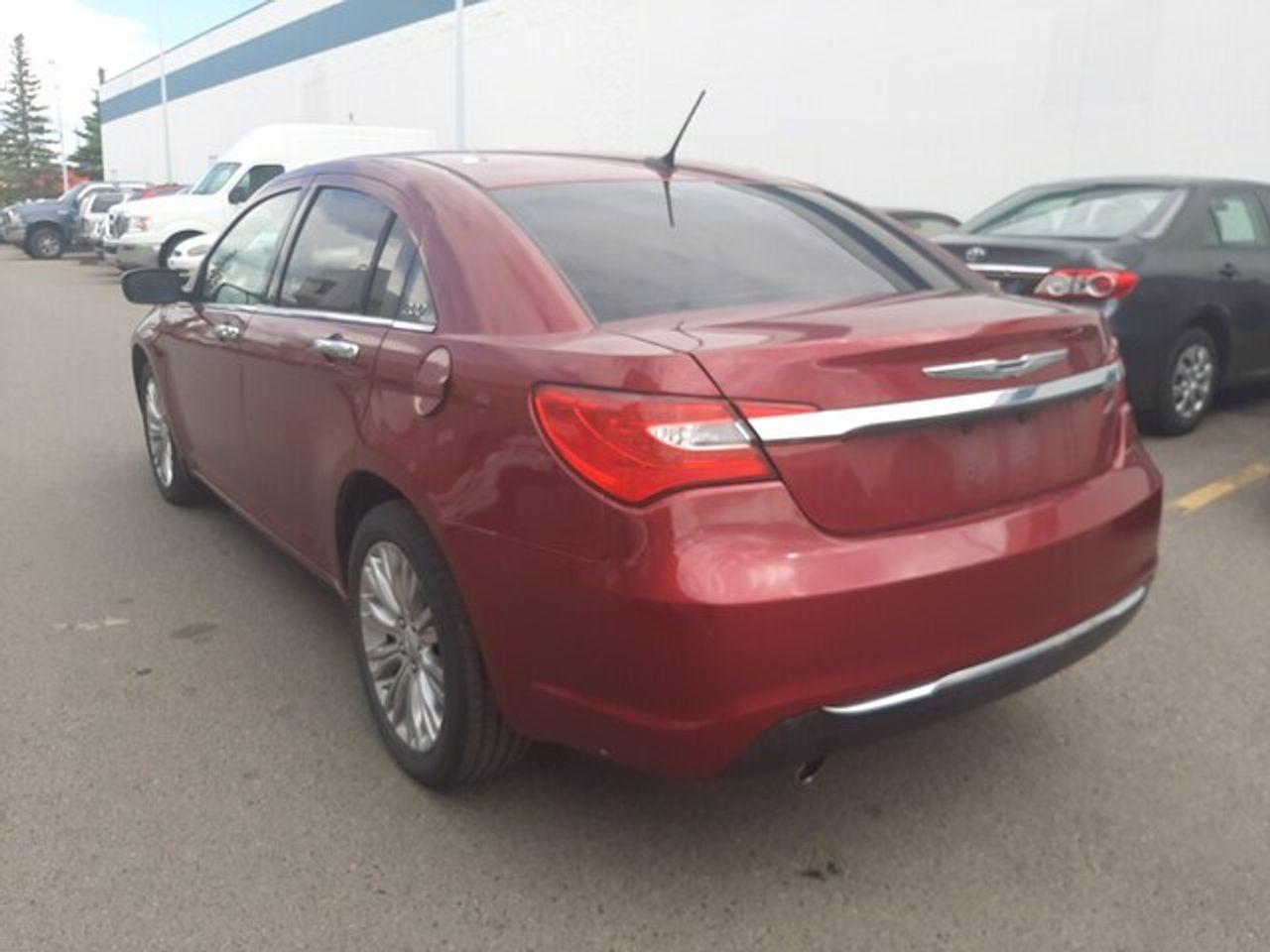 2012 Chrysler 200 Limited-2